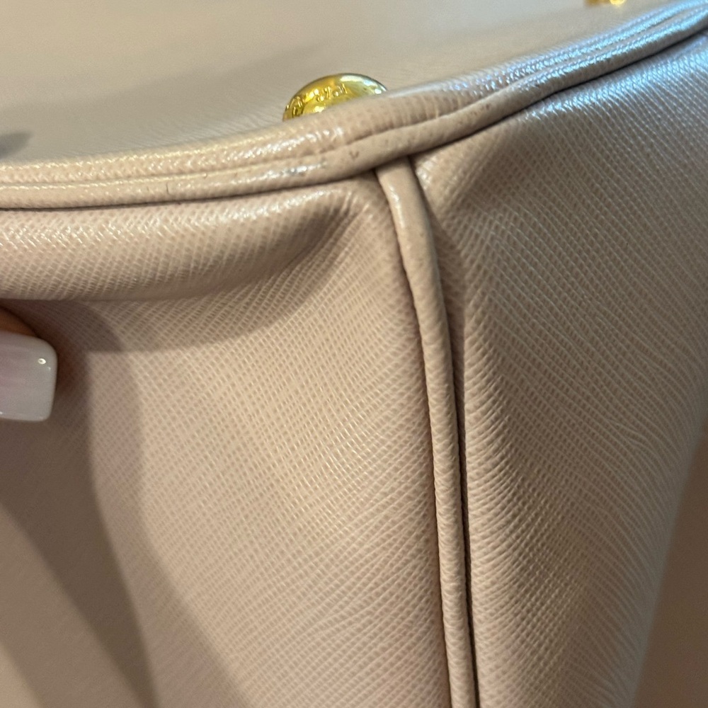 Authentic Prada Saffiano Lux Leather Satchel/Crossbody/Shoulder - Three-Way Bag - Picture 4 of 16